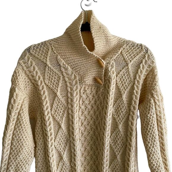 HAND KNIT Wool Chunky Knit Shawl Collar Long Sleeve Sweater Wood Buttons Cream M - Picture 3 of 7